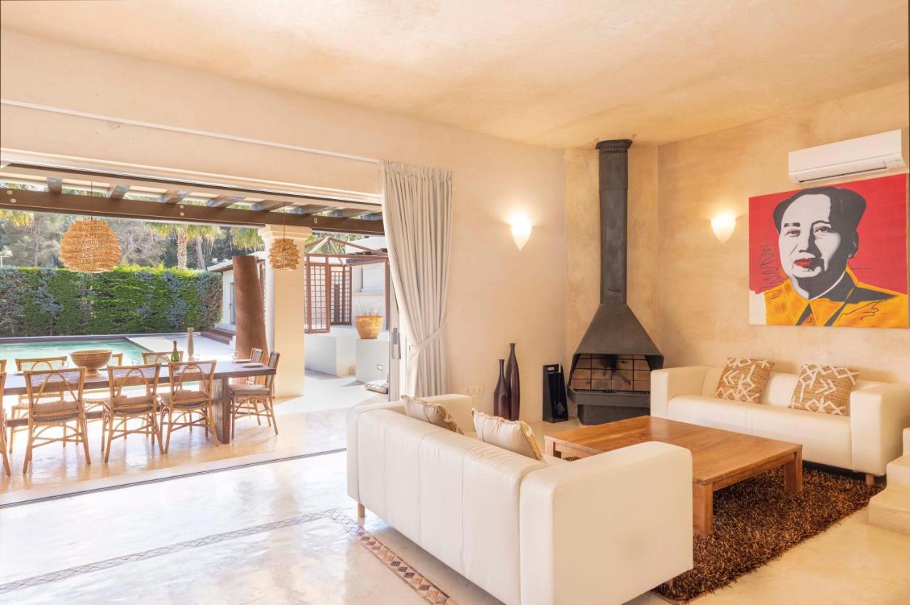 Oasis Villas Complex Cala Llonga  Exterior photo