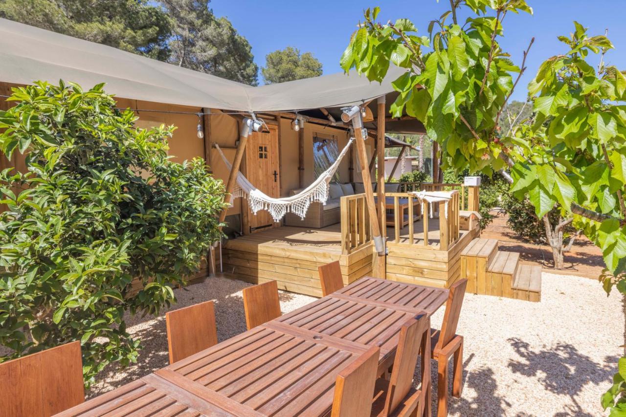 Oasis Villas Complex Cala Llonga  Exterior photo