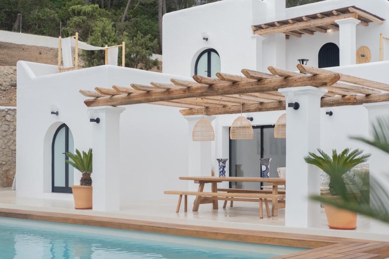 Oasis Villas Complex Cala Llonga  Exterior photo
