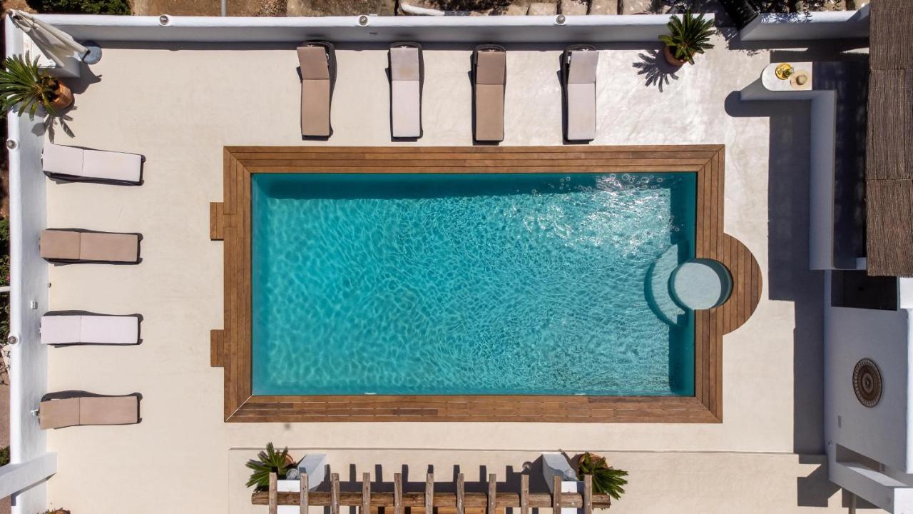 Oasis Villas Complex Cala Llonga  Exterior photo