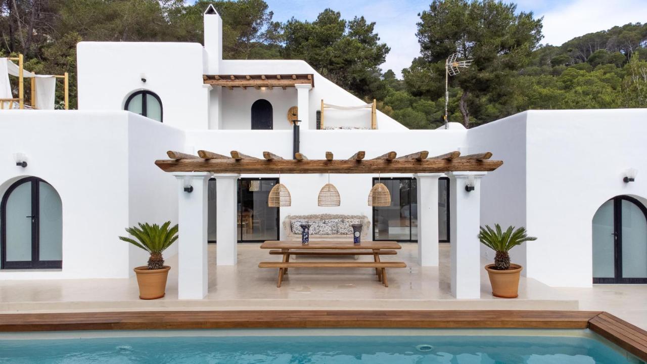 Oasis Villas Complex Cala Llonga  Exterior photo