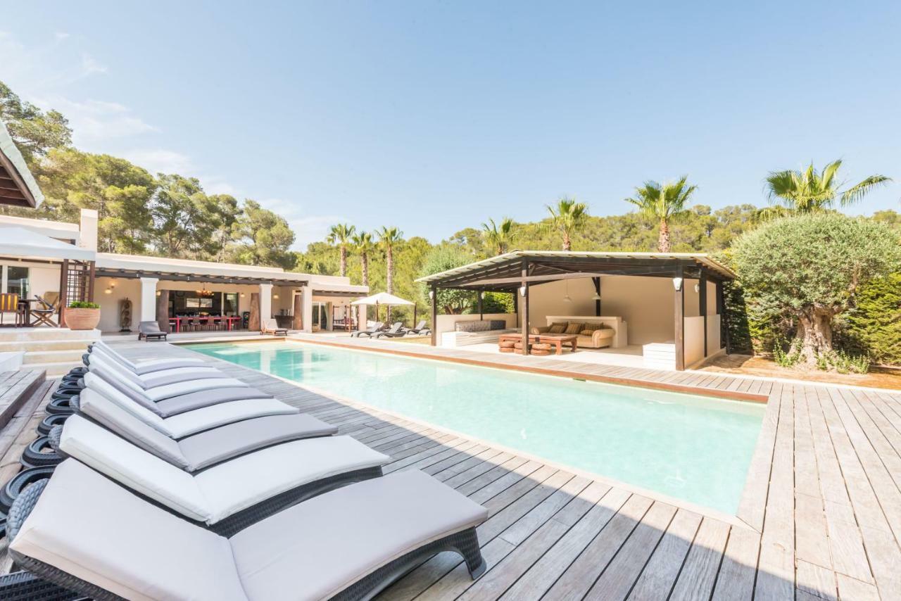 Oasis Villas Complex Cala Llonga  Exterior photo