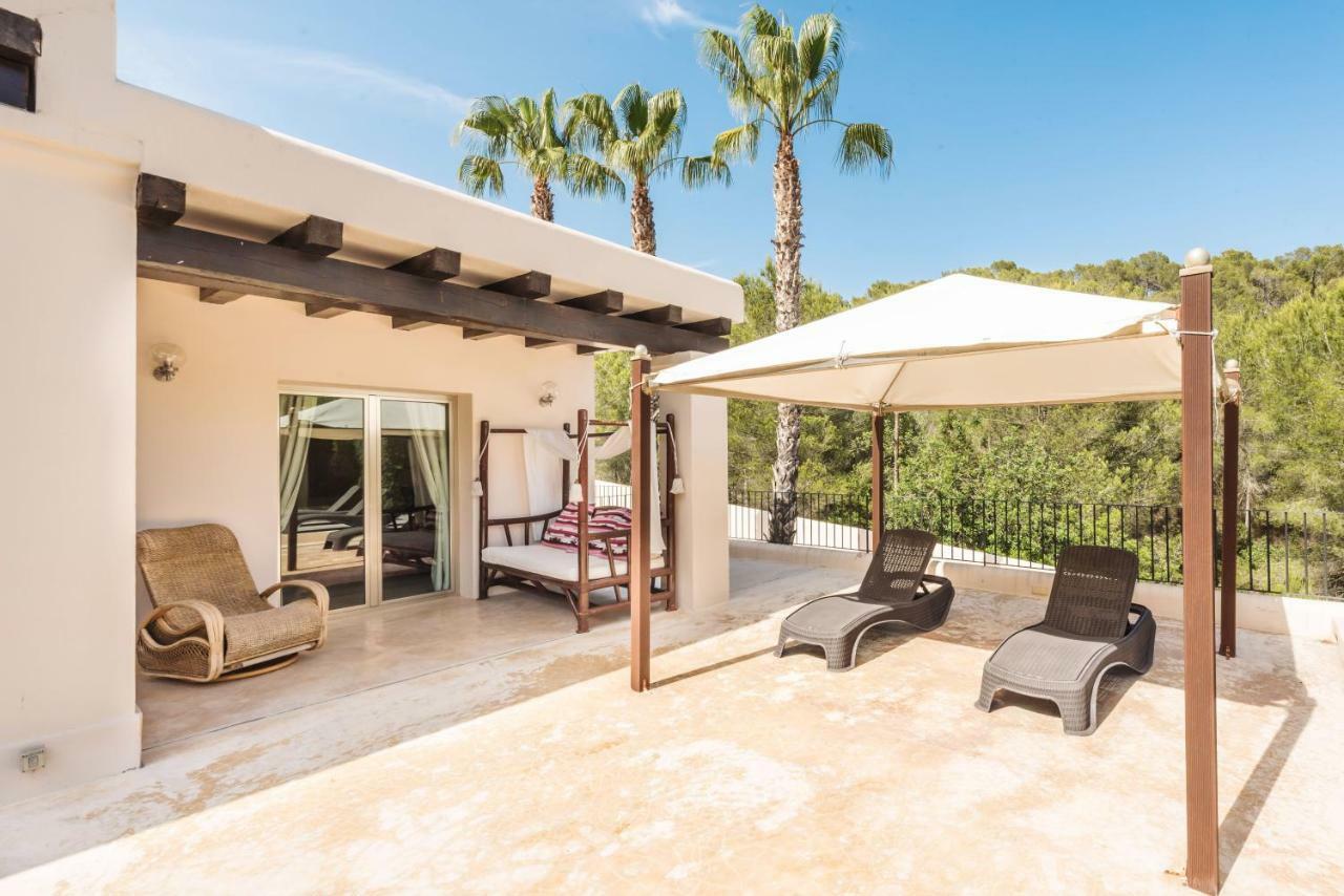 Oasis Villas Complex Cala Llonga  Exterior photo